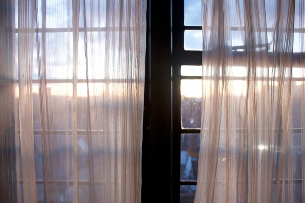 Spécialiste des rideaux modulables à découper pour fenêtres et portes-fenêtres, la solution pratique idéale !